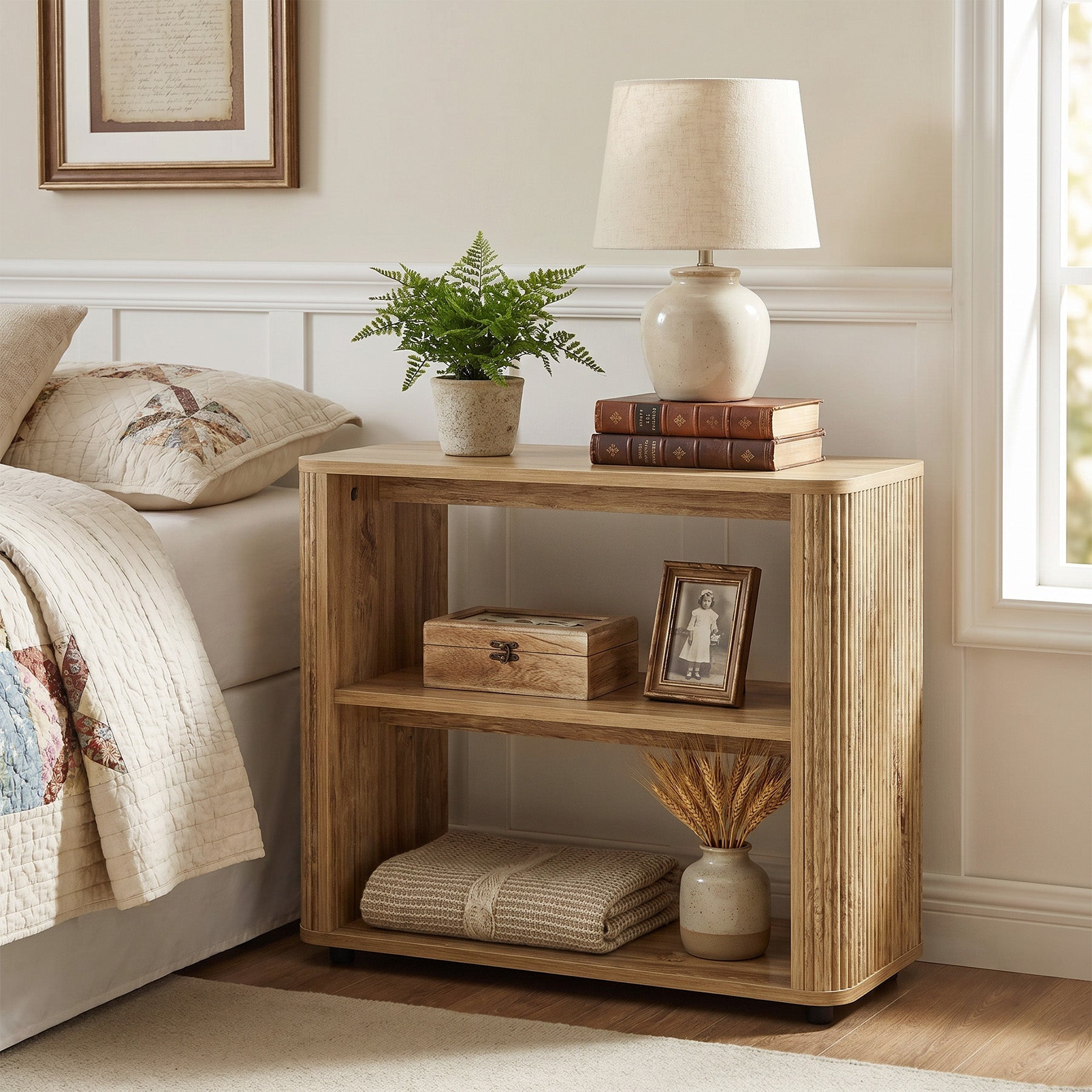 Table d'appoint étroite à 3 étagères, Table de chevet aspect bois pour petites chambres